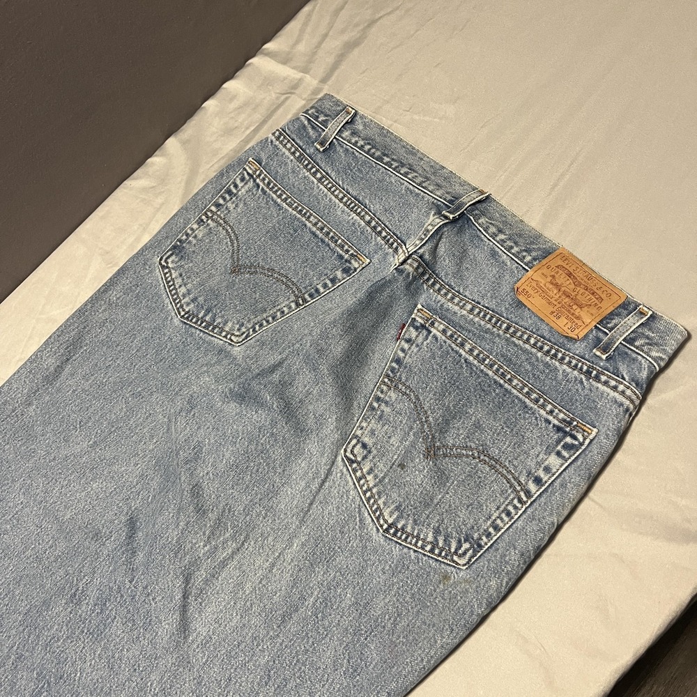 Levis 550 Jeans Mens 38x30 Blue Light Wash Relaxed Tapered Leg Denim Casual - Picture 4 of 8